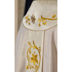 Casulla Oro/color Lurex con Rico Bordado de Rosas
