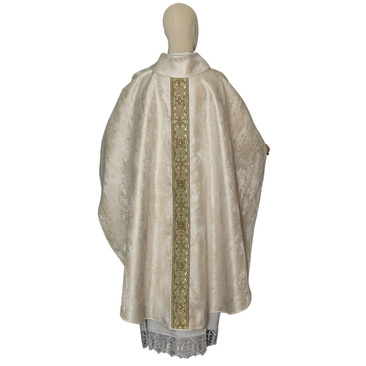 Casulla Solemne Crema y Oro con Piedras y Perlas