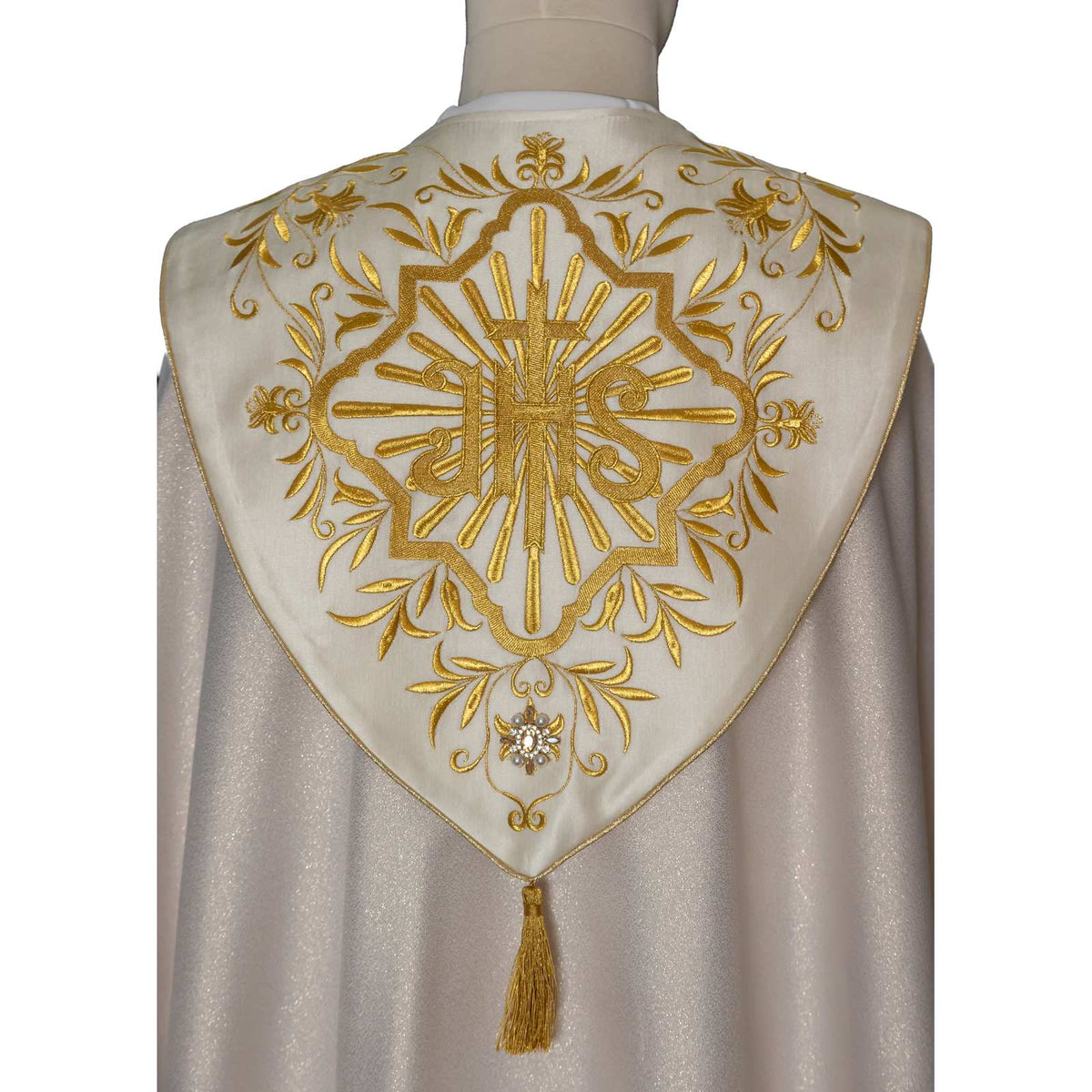 Chape or/couleur Lurex riche broderie avec roses