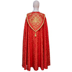 Chape en damas riche, broderie de roses et pierres